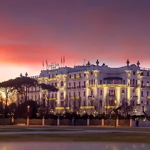 Szálloda Grand, Rimini